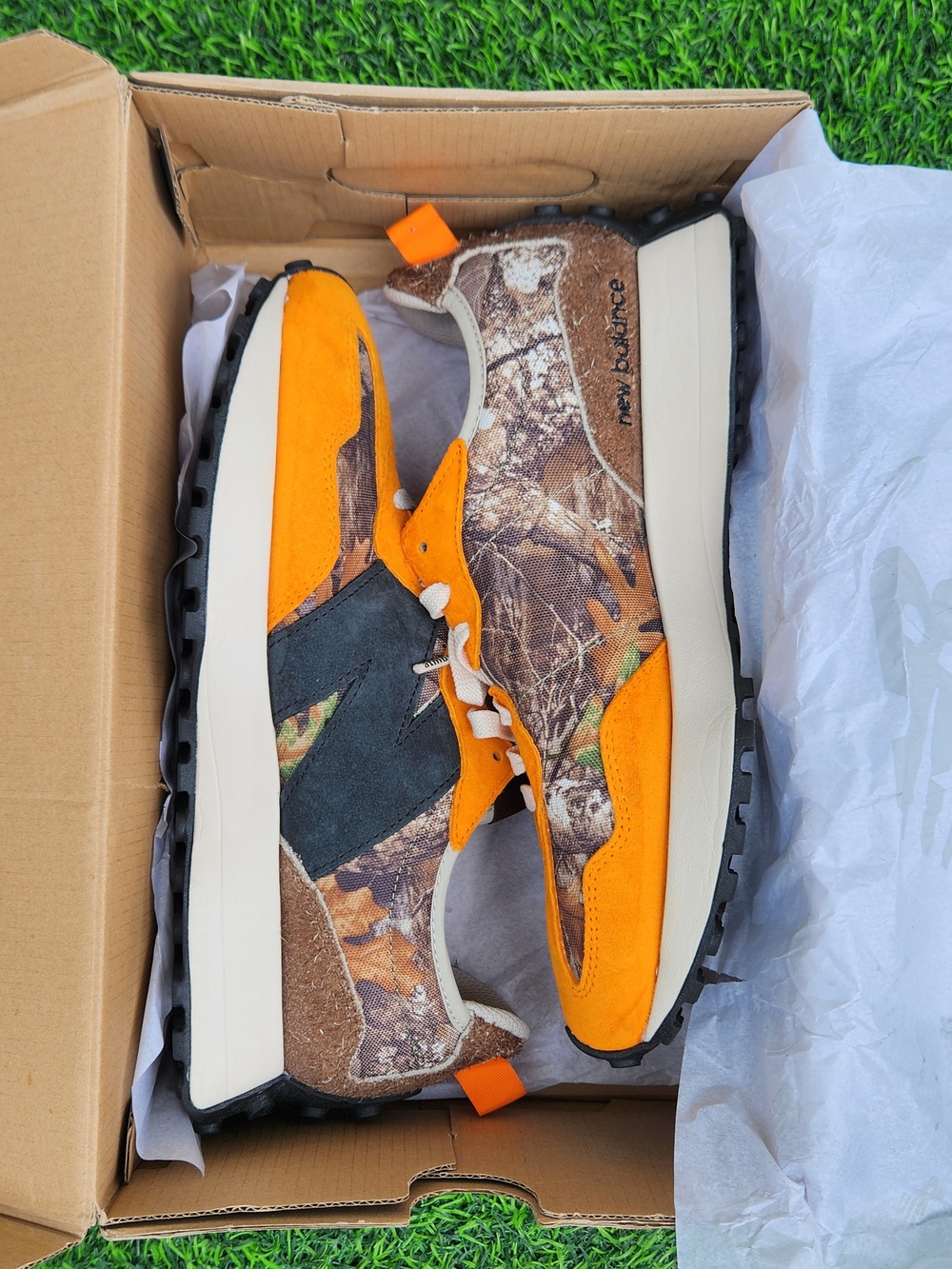 New Balance 327 Atmos Realtree Men's Size 9 Orange Camo Suede Sneakers MS327ART - Picture 2 of 8